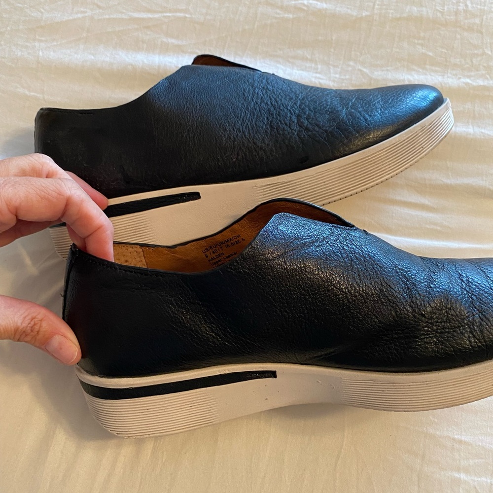 Gentle Souls by Kenneth Cole slip on leather shoes
